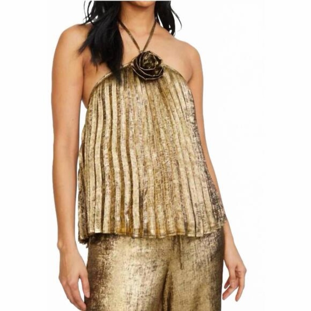Stellah Metallic Gold Pleated Halter Camisole with Rosette Accent ya